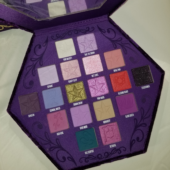 ποΈJeffree Star, Blood Lust Palette π - Picture 5 of 8